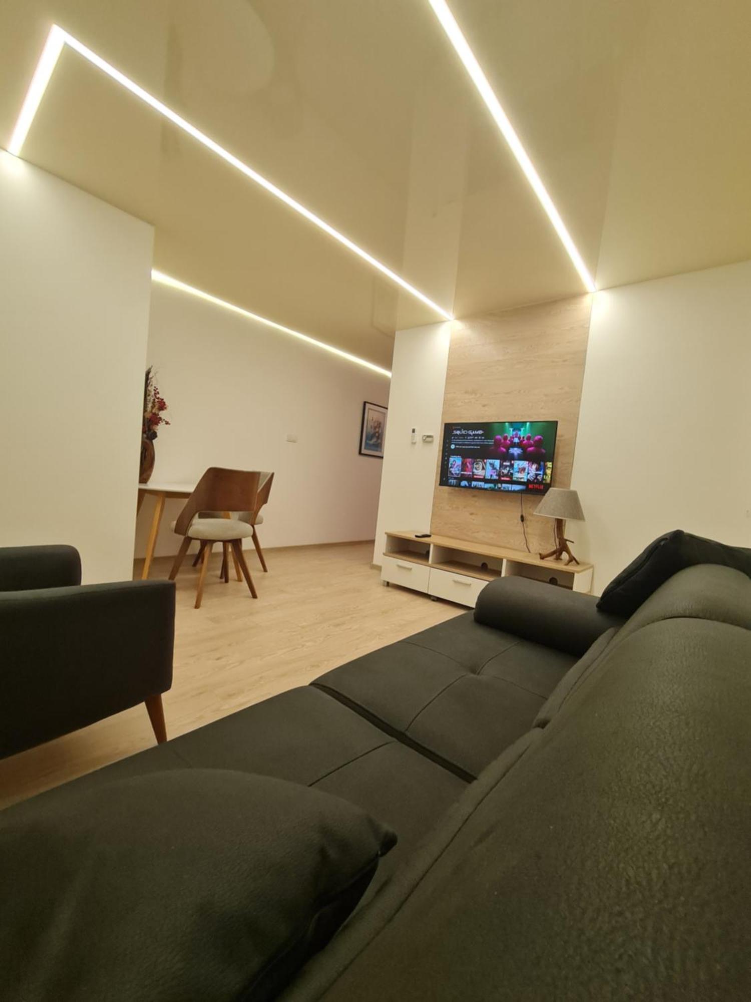 Airport Molko Apartments Surcin Ngoại thất bức ảnh