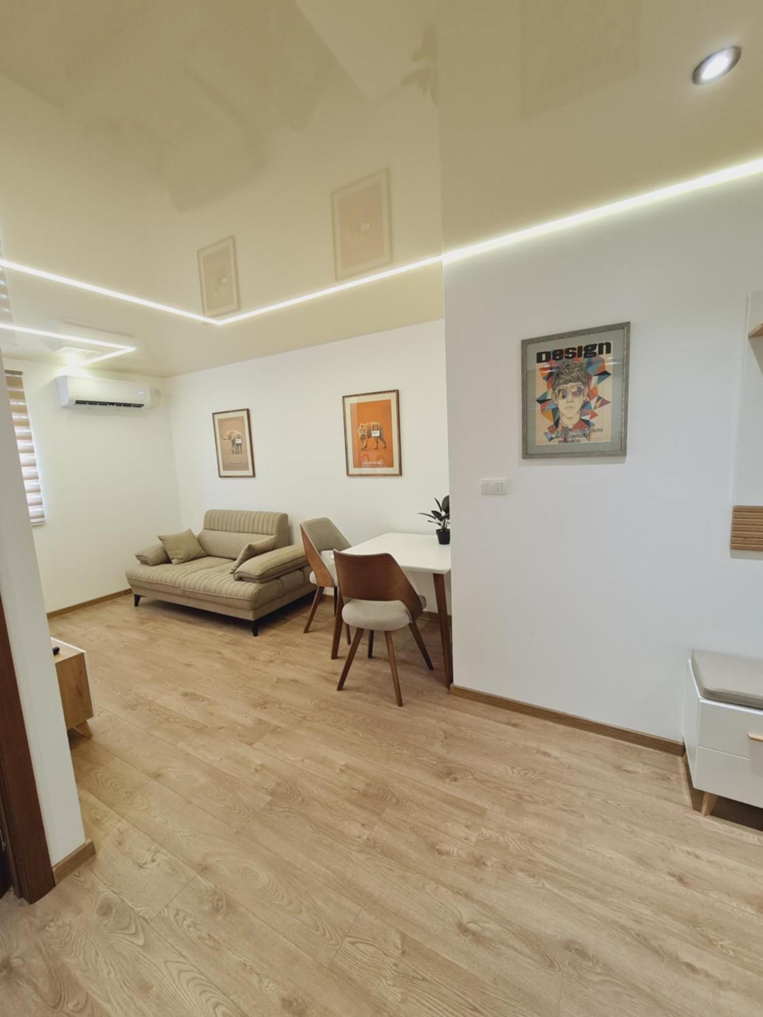 Airport Molko Apartments Surcin Ngoại thất bức ảnh